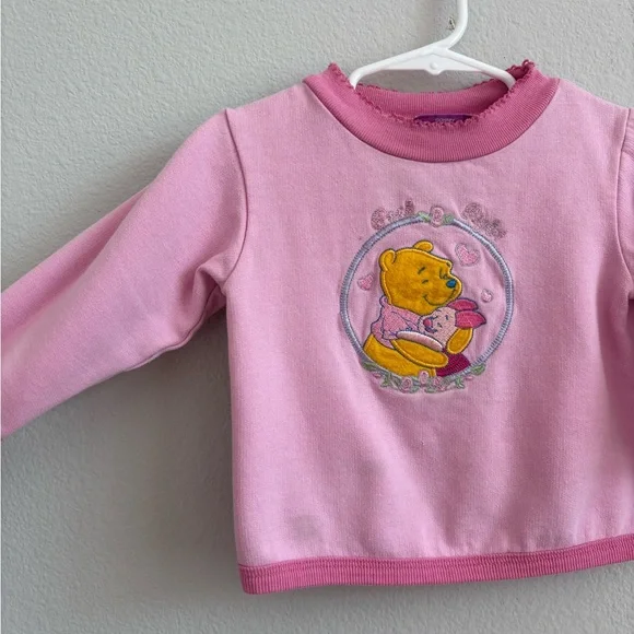 Vintage Disney pooh & piglet pink embroidered sweatshirt - Picture 2 of 7